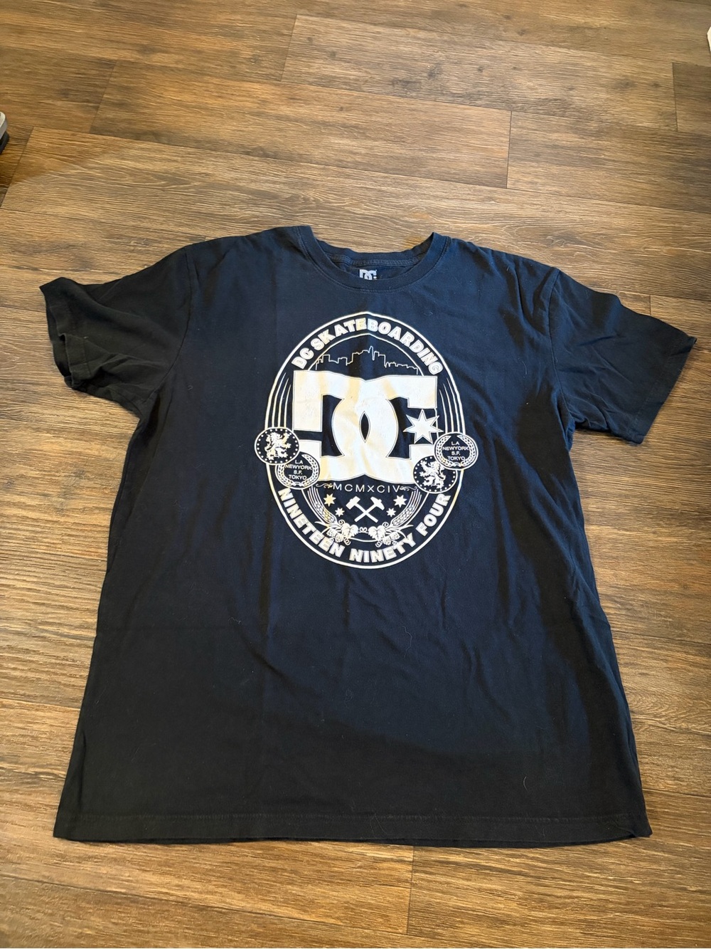 DC Shoe Company Men's Skater Skateboarding Black Graphic T-shirt Size XXL